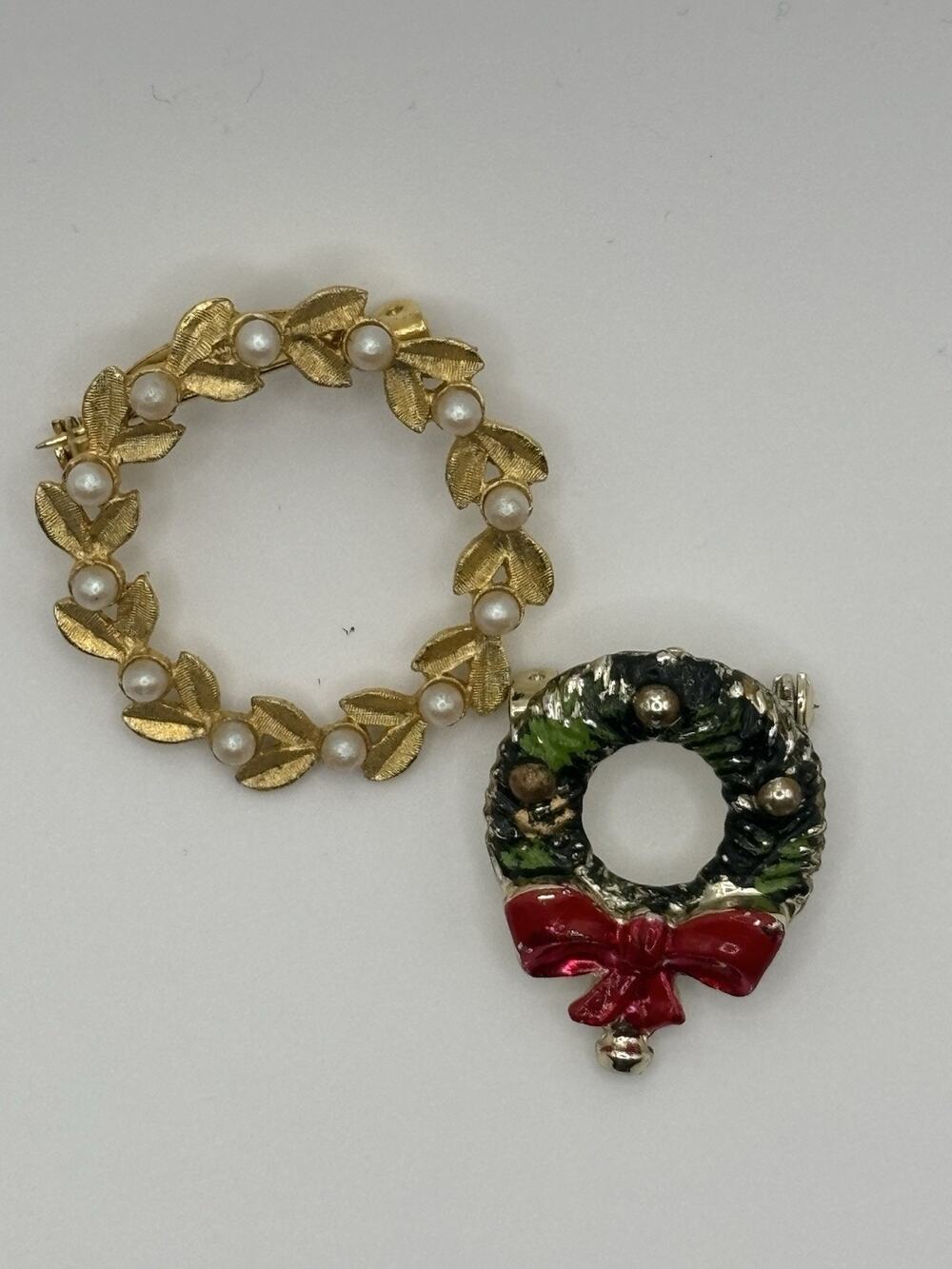 Vintage Christmas Wreath Brooch Pair Gold Tone Faux Pearl Laurel Pin Enamel